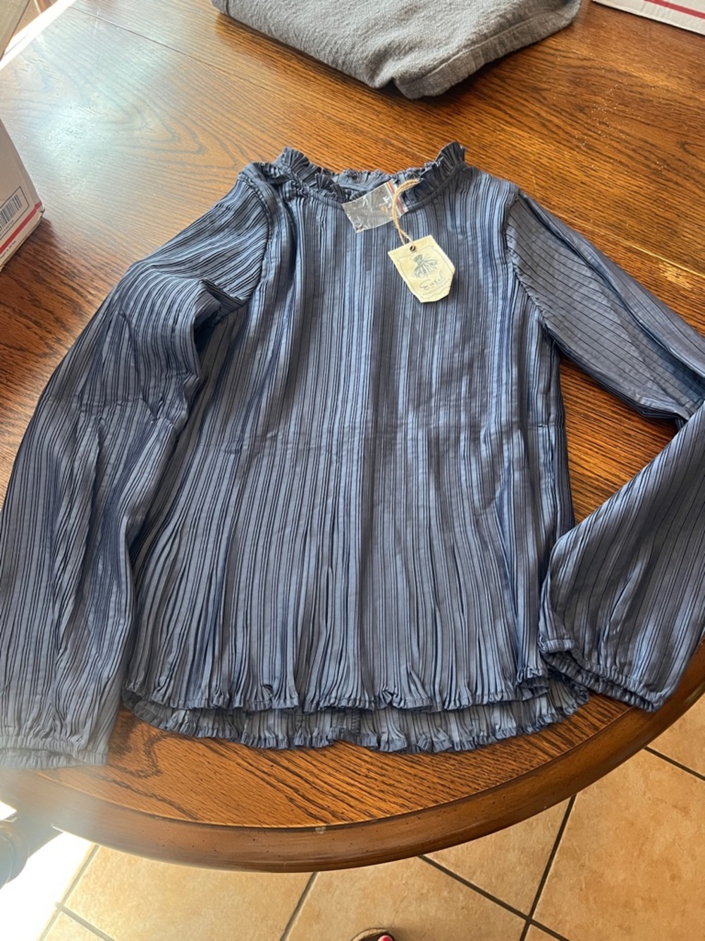 easel Navy Blue Pleated Long-Sleeve Blouse